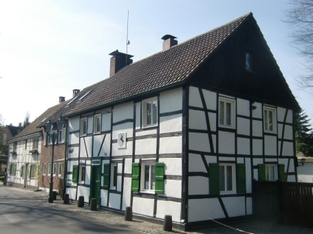 Urdenbach : Angerstraße